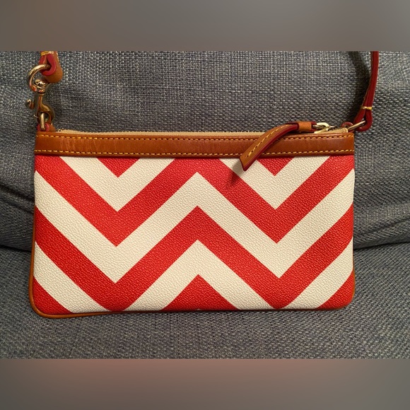 Dooney & Bourke Chevron Wristlet - Picture 6 of 9